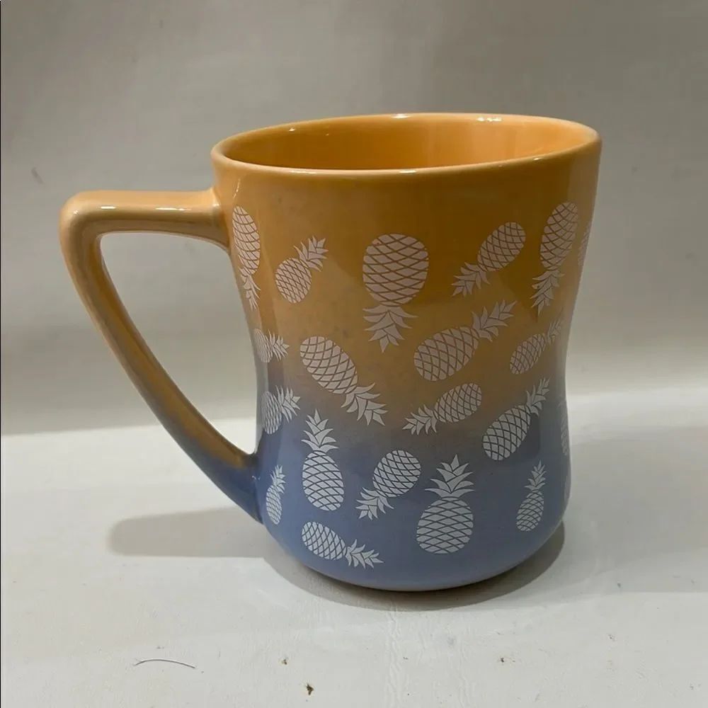 Edible Arrangements Vase Mug Blue Yellow White Pineapples 4 3/4 In Tall 4 Wide